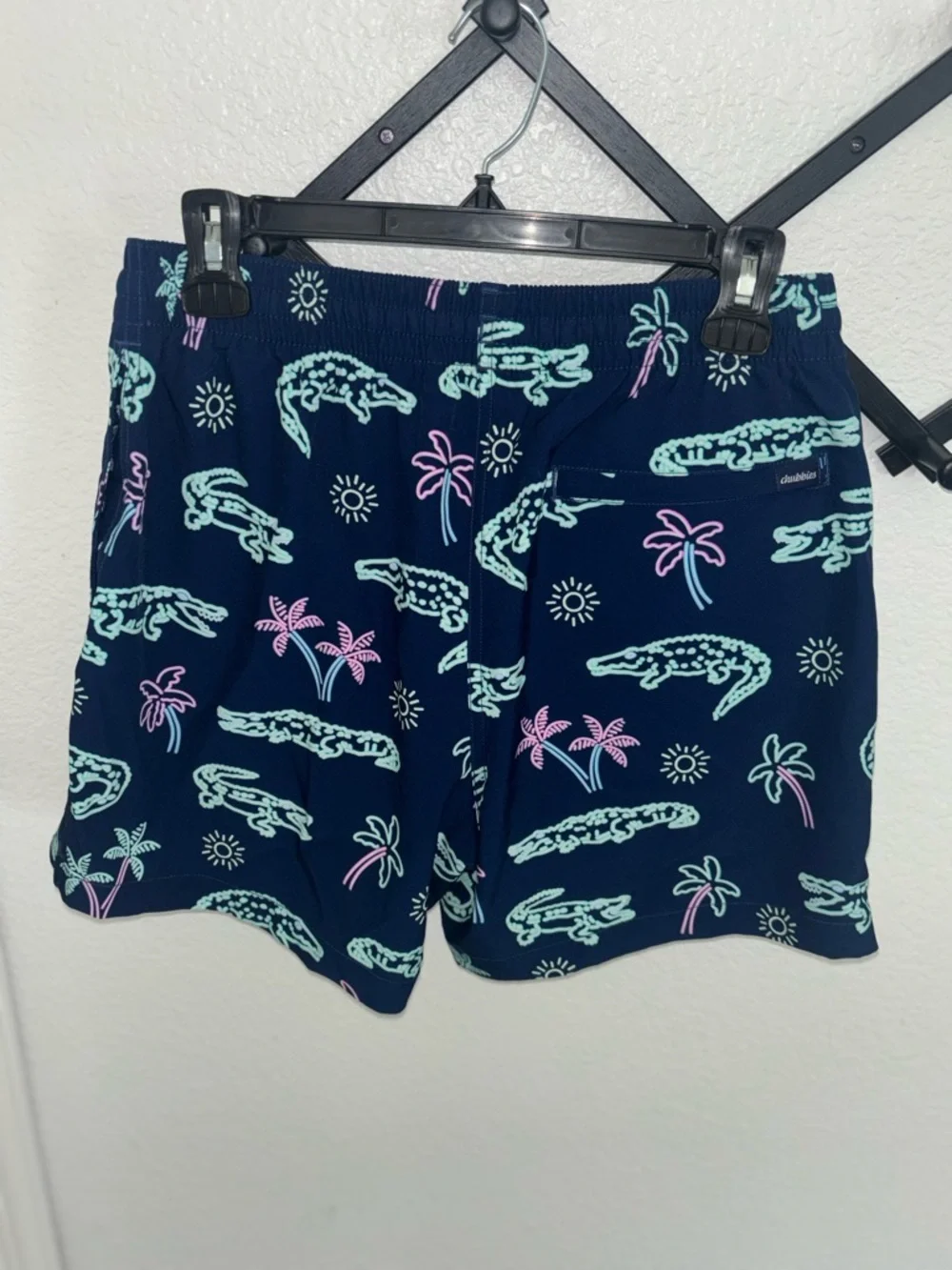 Chubbies Neon Glades Swim Trunks Navy Alligator Palms 5.5 Inseam M - Picture 6 of 6